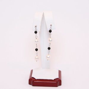 Freshwater Cultured Pearl & Onyx Beads Earrings